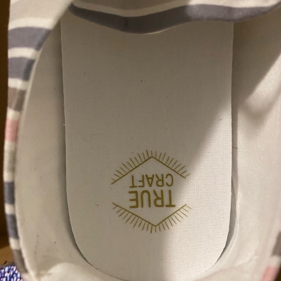 {True Craft} Multi Stripe Chulka Bungee Comfort Sneakers - Picture 6 of 6